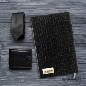 تصویر سررسید ۱۴۰۴ سایز اروپایی رنگ مشکی طرح دراگون