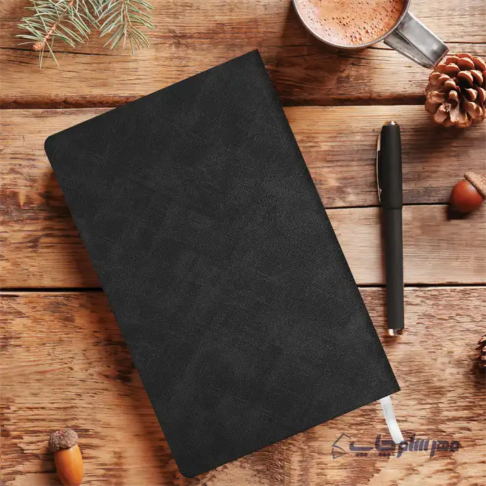 تصویری از سررسید ۱۴۰۴ اروپایی جلد سخت از مهرسام چاپ