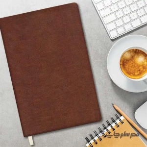 تصویری از نمونه سررسید ۱۴۰۴ اروپایی جلد چرم