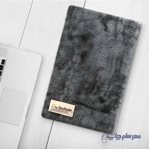 عکس سررسید ۱۴۰۴ سایز اروپایی رنگ نقره ای جلد چرم طرح پوست ماری