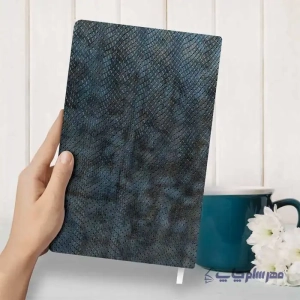 عکس سررسید ۱۴۰۴ سایز اروپایی رنگ کله غازی جلد چرم طرح پوست ماری