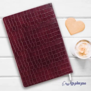 تصویر سررسید وزیری ۱۴۰۴ طرح دراگون رنگ زرشکی