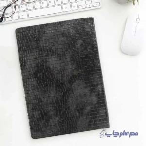 تصویر سررسید ۱۴۰۴ سایز وزیری رنگ طوسی طرح چرم کروکودیلی