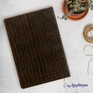 تصویر سررسید وزیری ۱۴۰۴ طرح دراگون رنگ قهوه ای